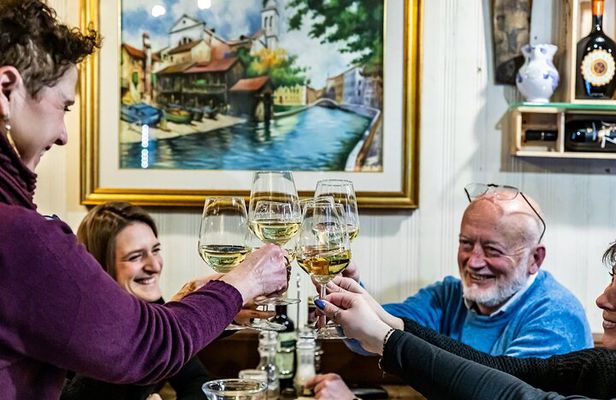 Venice Offbeat Food & Drinks Tour with Eating Europe