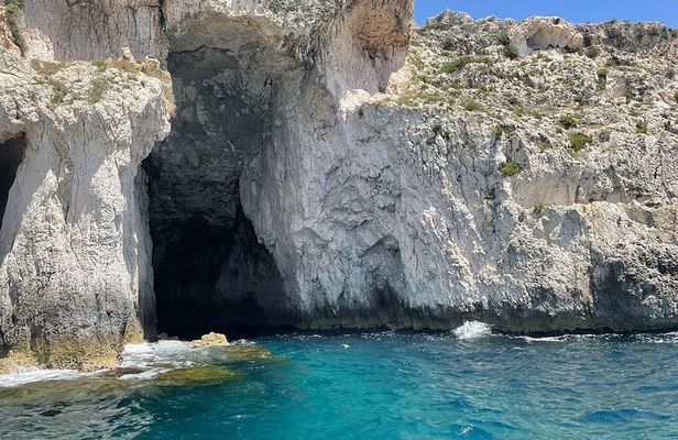 Tour of the island of Ortigia Nature Reserve with Lunch