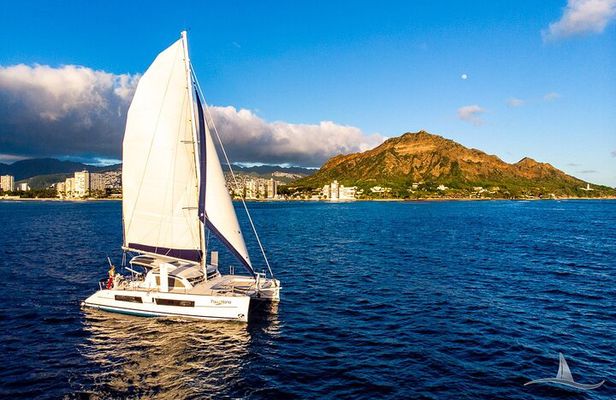 2hr Luxury Private Sailing Catamaran for 7-12 People