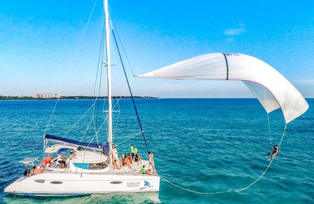 Isla Mujeres Catamaran Tour from Cancun with snorkel and Open Bar