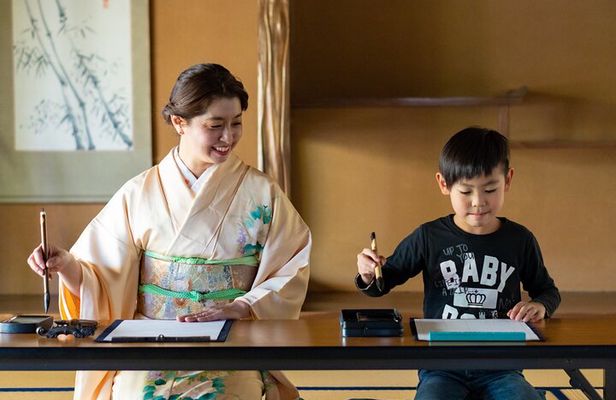 Calligraphy Experience at an Old House near Matsumoto Castle