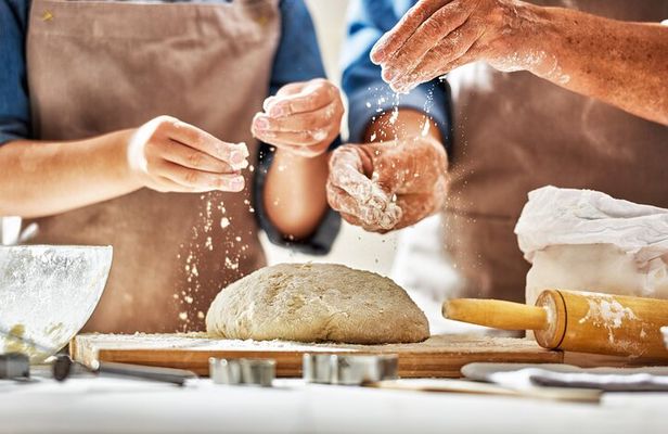 Bari: Home Cooking Class- Make Cavatelli & Capunti with Wine