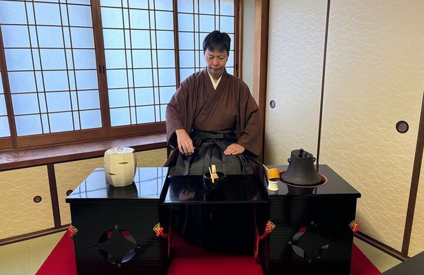 Kyoto :Tea Ceremony in 150 Years Townhouse with Tables and Chairs