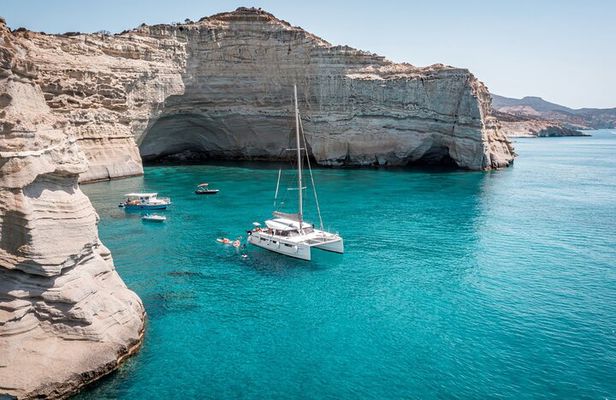Milos Full-Day Premium Catamaran Cruise Kleftiko and Polyegos