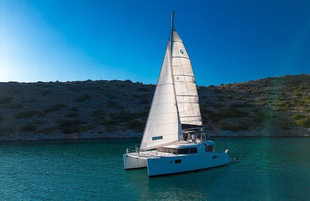 Milos Private Half-Day Catamaran Cruise to Kleftiko with Lunch