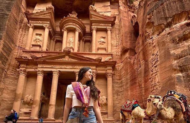Full Petra and Wadi Rum Private Guided Tour