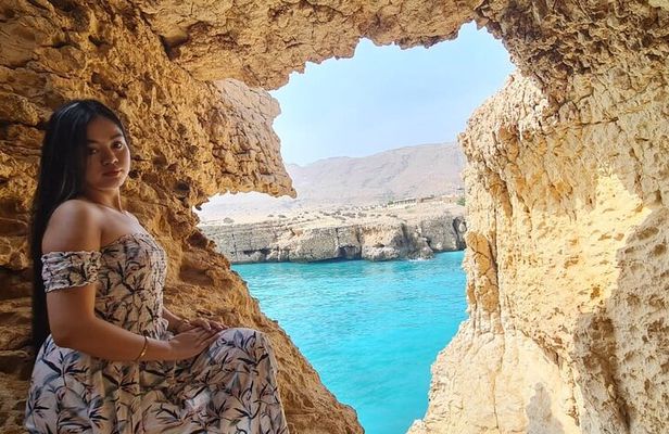 Wadi Shab Adventure Sinkhole Beach and Romantic Cave Tour