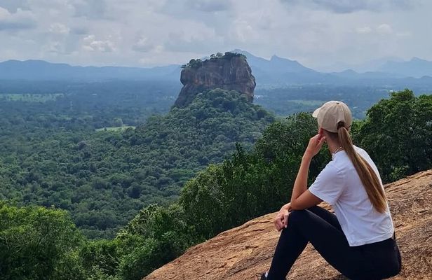 5 Days Private Guided luxury Tour in Sri Lanka