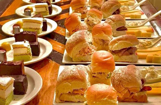 Learning Lunch of Wine and Food Pairing with Winemaker Donna