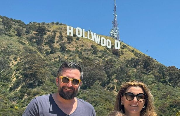 3.5 Hour Private Tour at Hollywood and Beverly Hills