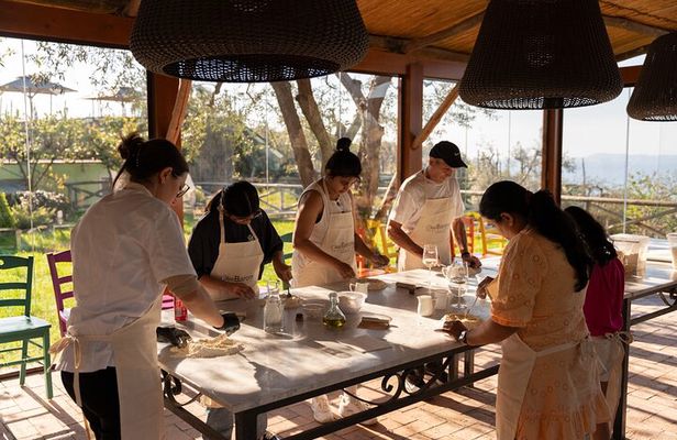 Pasta & Traditional Sorrento Cuisine with Pickup - 100% Hands On