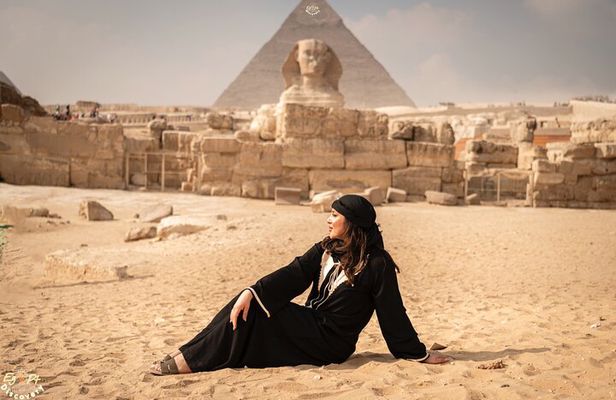 Female Guided Tour to The Pyramids of Giza and The Great Sphinx
