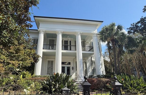 New Orleans Garden District Tour