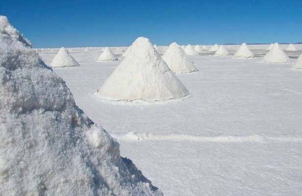 Salar de Uyuni Tour 1 day with Sunset