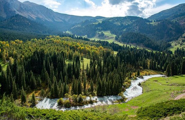 Kyrgyzstan Highland Lakes and Yurt Camps Adventure Trip