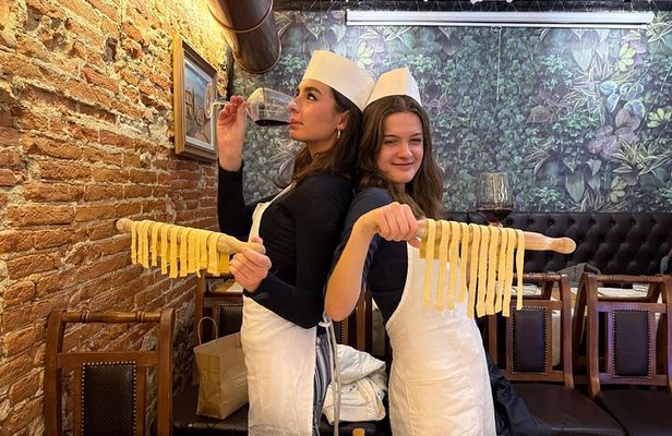 Florence Pasta Cooking Class with Tiramisu and Unlimited Wine