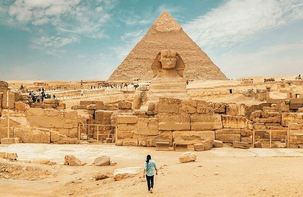 Day Tour To Giza Pyramids and Sakkara Private Tour