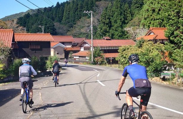 Kutani full-day cycling tour