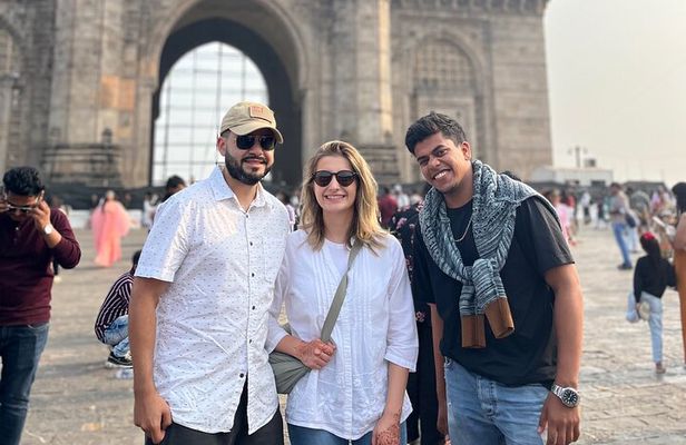 Mumbai City Sightseeing and Elephanta Caves Tour