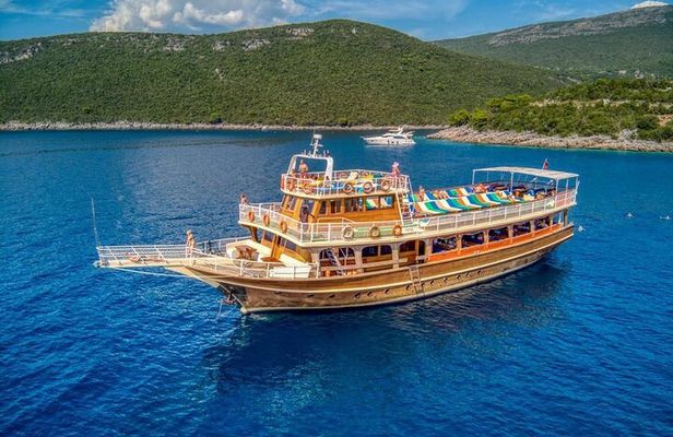 Full-Day Boka Bay Cruise Tour from Budva with Guide