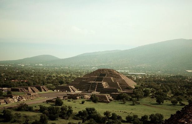 Teotihuacan Pyramids *NO CROWDS* Morning Tour... With Me, Angela!