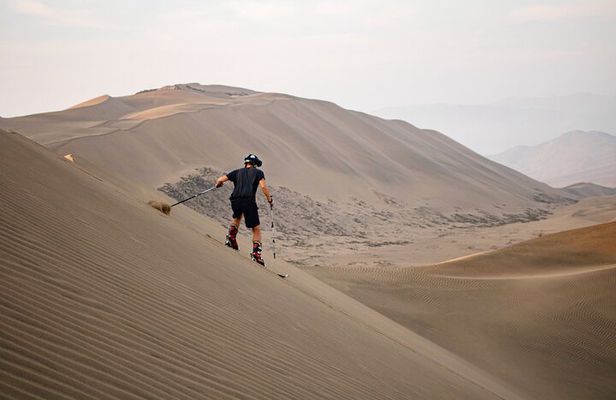 Skiing on sand and off road in Lima (National Park Lomas de Ancón)