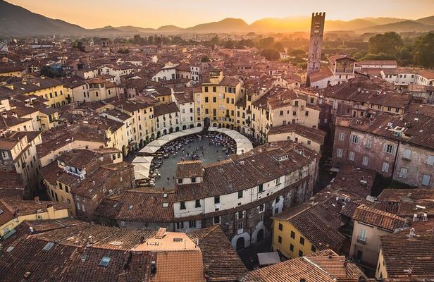 History and Sights, a Lucca Walking Tour