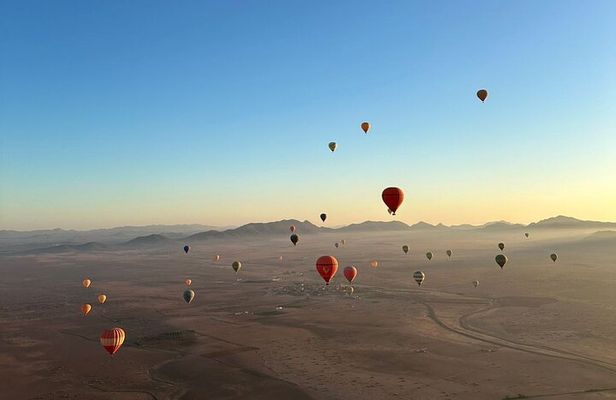 Hot air balloon flight at sunrise in Marrakech & breakfast