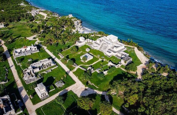Tulum Express Private Tour with Museum and Beach. Half a day