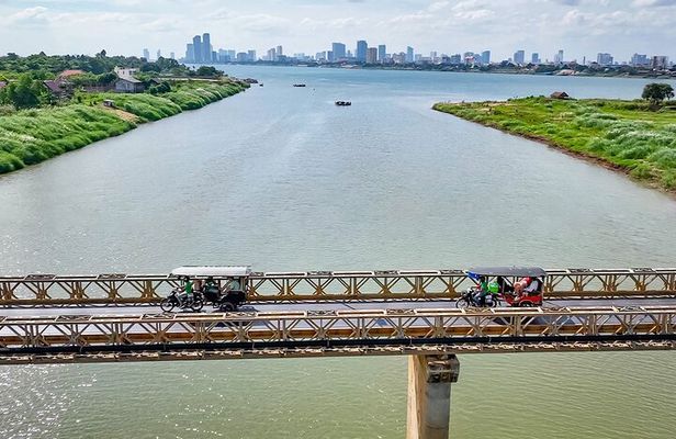 Phnom Penh to Silk Island By Tuk-Tuk with local Expert
