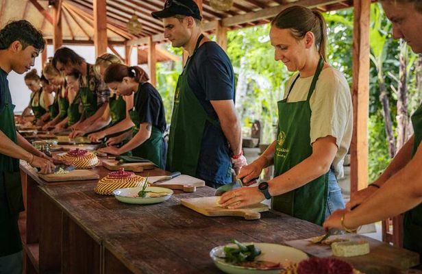 Balinese Cooking Class Market Farm and Traditional House