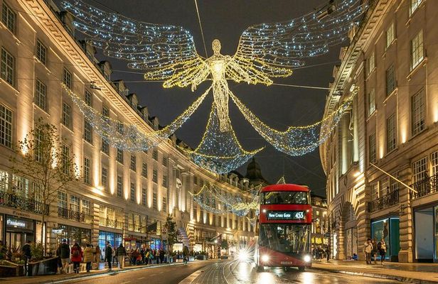 Christmas Lights and Holiday Sights Walking Tour in London