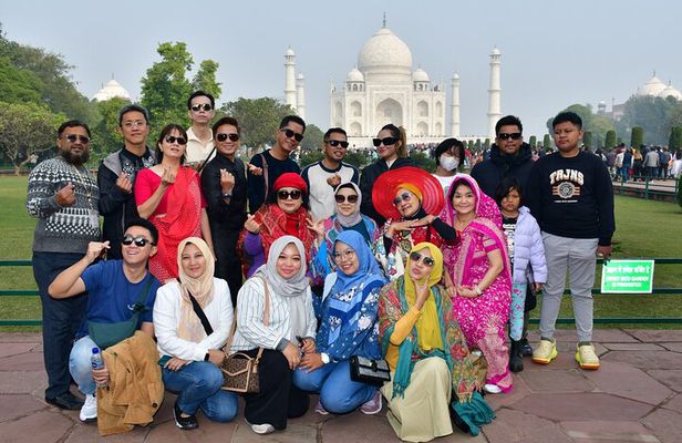 From Delhi: Taj Mahal and Agra City Tour by Car - All Inclusive