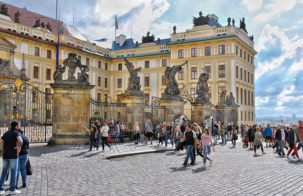 Prague Walking Tour: Explore Top Sights & Hidden Gems