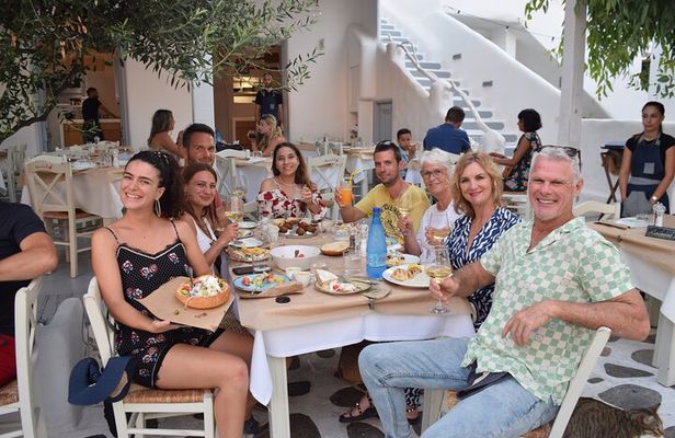 Naxos Old Town Tour with Wine Tasting and Dinner