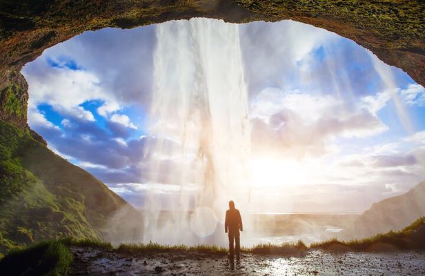 Exclusive Icelandic Adventure: Golden Circle and South Coast