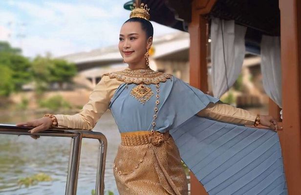 Heritage Cruise and Wat Arun Instagram Photo Experience