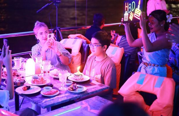 Smile Riverside Cruise Luxury Buffet Dinner from Bangkok