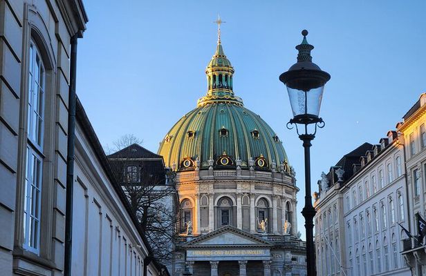 Walk & Ferry: Copenhagen Highlights + Change of Guards Finale