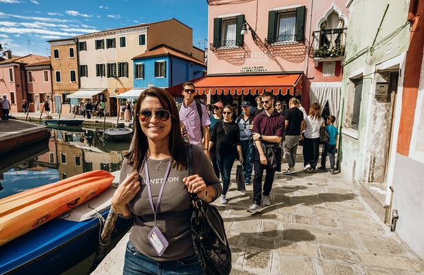 Premium Lagoon Excursion: Murano Glass, Burano & Lace Museum