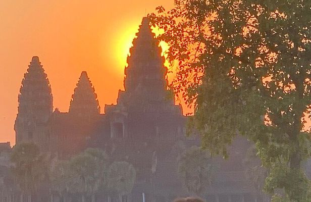 Golden Angkor Wat 2 Days Private Tour With Official Tour Guide