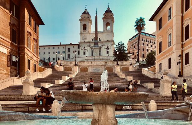 Piazza di Spagna Shared Roma Walking Adventure
