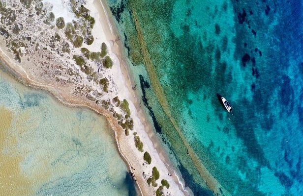 Private Boat Tour to Antiparos and Blue Lagoon