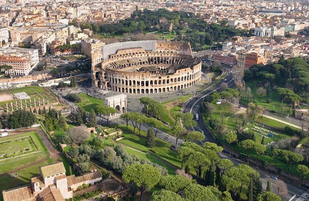 Rome : Colosseum,Arena,Palatine Hill and Roman Forum Guided Tour