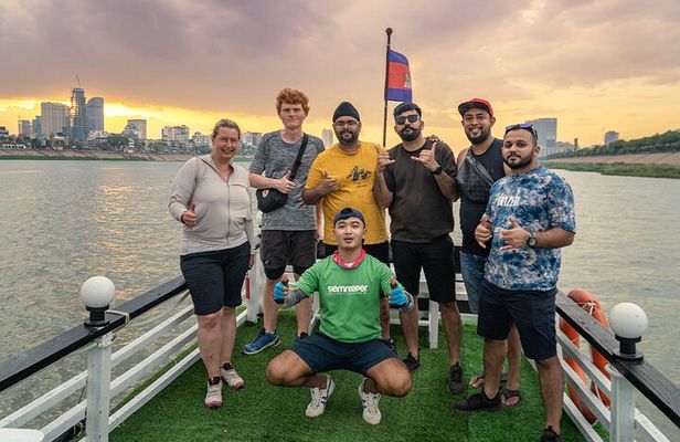 Phnom Penh Bike & Boat Sunset Tour