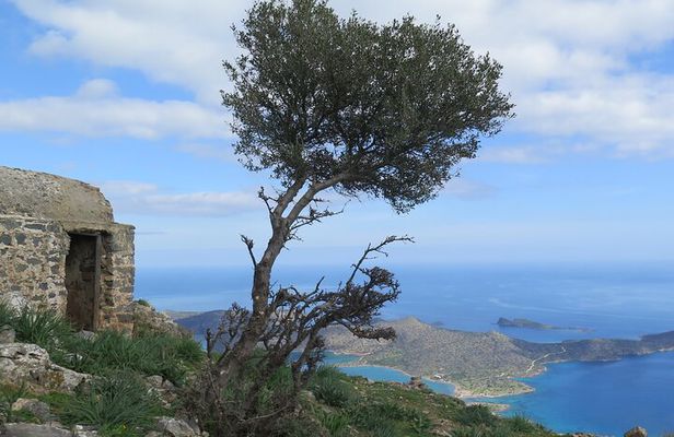 Individual travel accompaniment East Crete