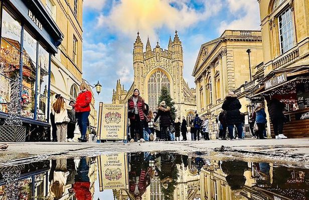 Small Group smartphone Bath Walking Tour around Bath