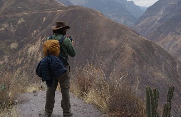 Trekking to the Canyon of Condors Llahuar-Fure-Oasis 4d-3n