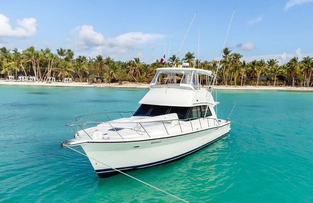 Punta Cana Private Yacht to Saona Island, Snorkel & Natural Pool