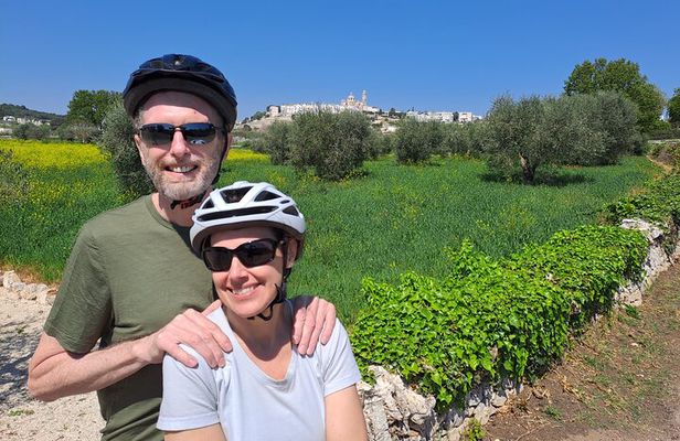 E-bike tour between Locorotondo, Cisternino and Martina Franca
